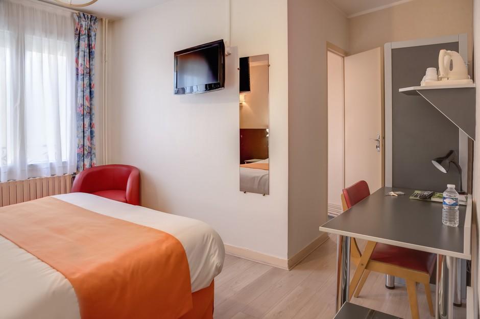 Hotel Logis De La Barque 2*
