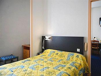 Logis De La Barque Hotel 2*