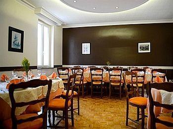 Hotel Logis De La Barque Beaumont-sur-Sarthe