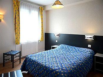Logis De La Barque Hotel